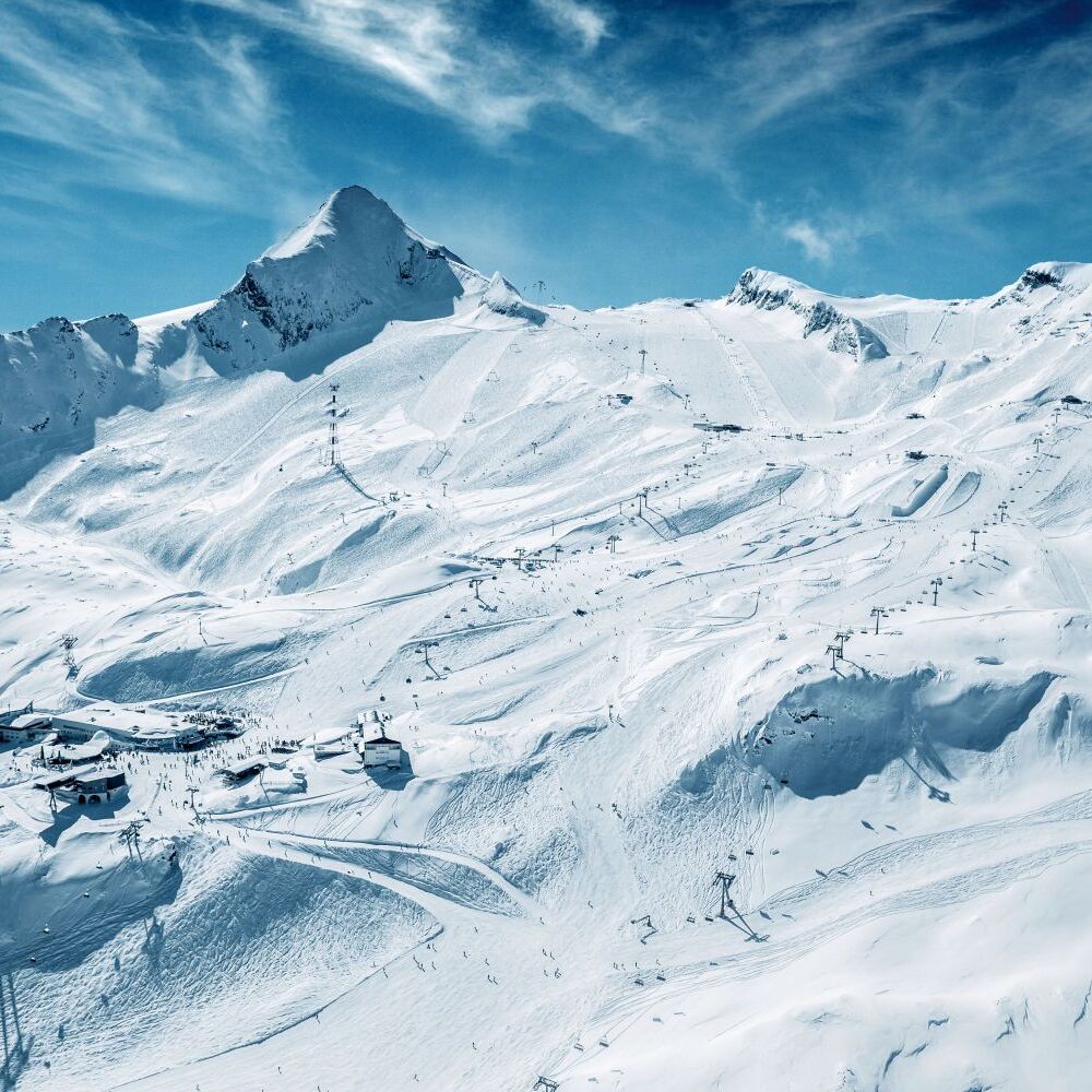 Kitzsteinhorn%20Gletscherskigebiet%20Panorama%20%28c%29%20Gletscherbahnen%20Kaprun%20AG rqnx23fgfdv9mnr