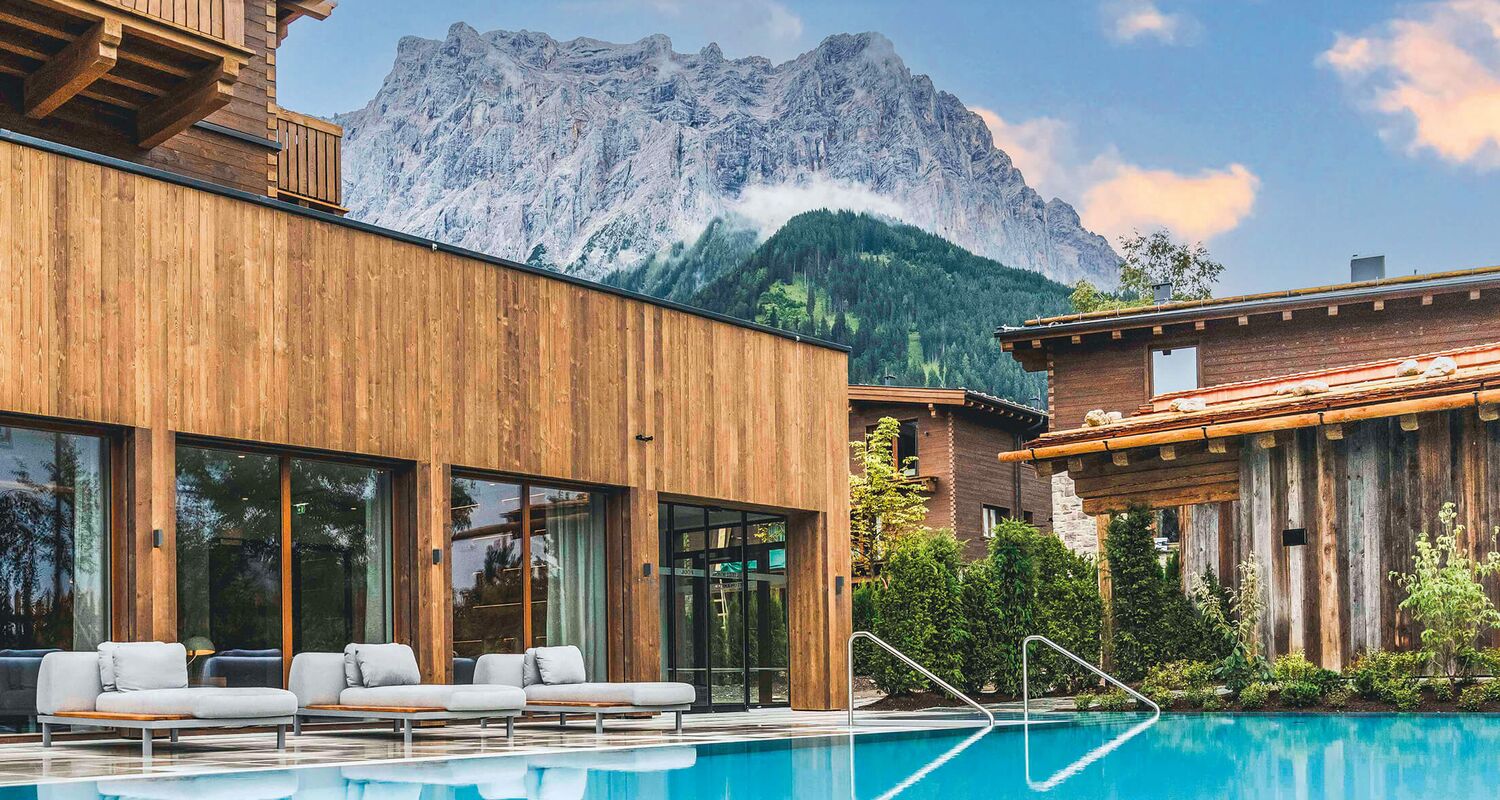 Outdoor pool with views of the Zugspitze