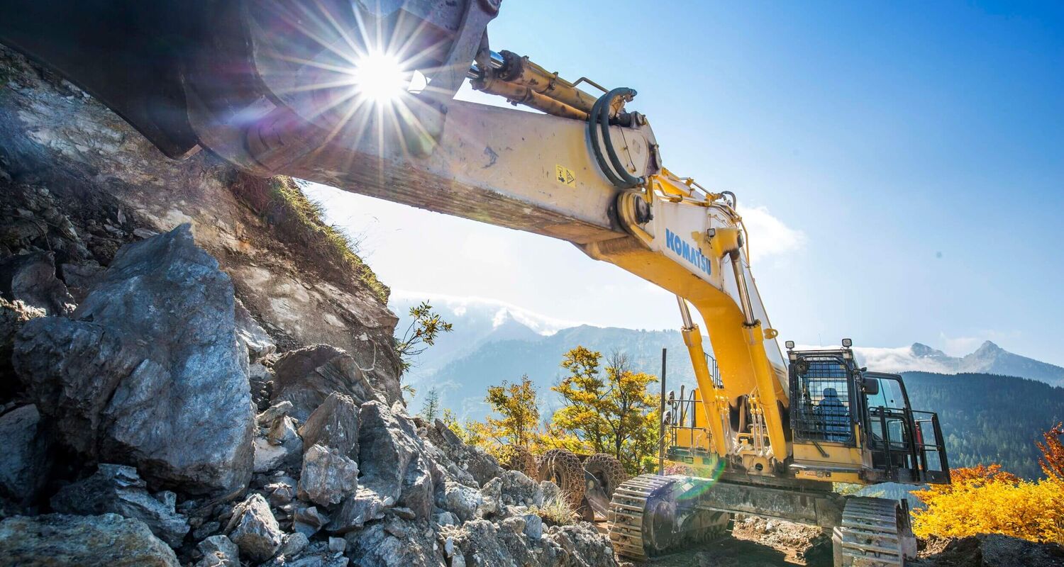 Erzberg in de herfst bij zonneschijn