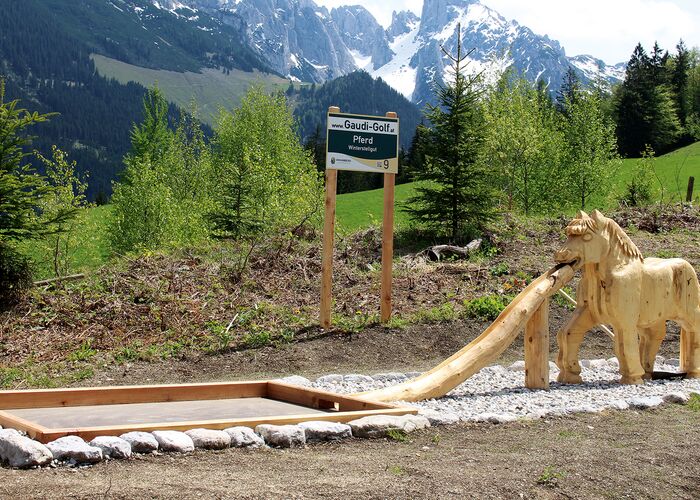 Gaudigolf in Annaberg with a view of the mountains
