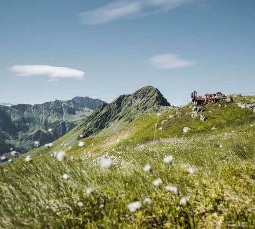 Wandern%20 %20Hiking%20in%20Saalbach%20Hinterglemm%205472x3648 1 %C2%A9%20saalbach.com%2C%20Mia%20Knoll min 02bd4ad2