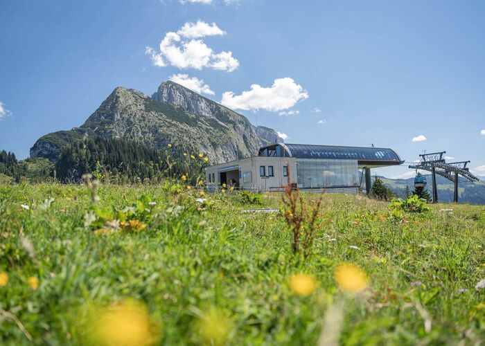 Donnerkogelbahn in summer with a view of the beautiful summer landscape