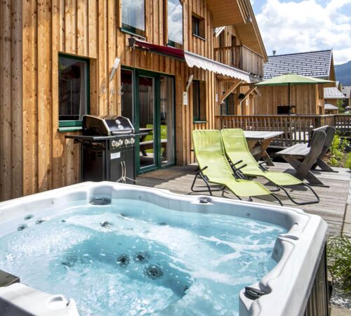 F aussen jacuzzi sommerlich bearb