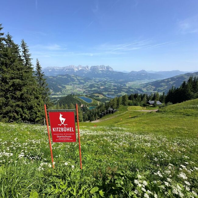 Der Startschuss auf der Streif Wanderung im Sommer