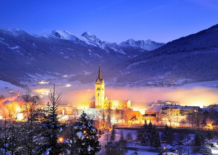 Radstadt Ort im Winter bei Abendstimmung (c) TVB Radstadt Christian Schartner