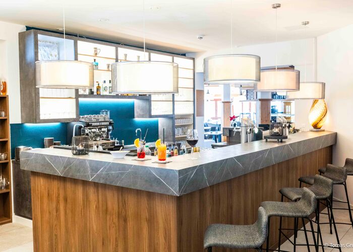 brg restaurant tomas group alps resorts 2401 25 svxhr4z12gxqs43