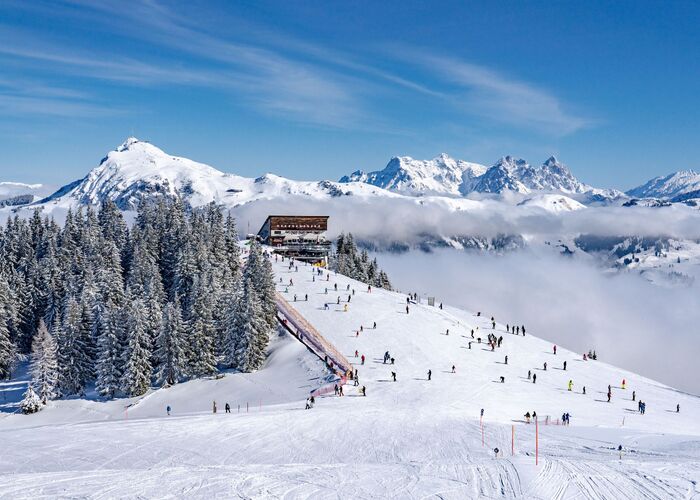 landschaft skigebiet hahnenkamm winter panorama bergstation c kitzbuehel tourismus min pqrk4rgrjy3gp17