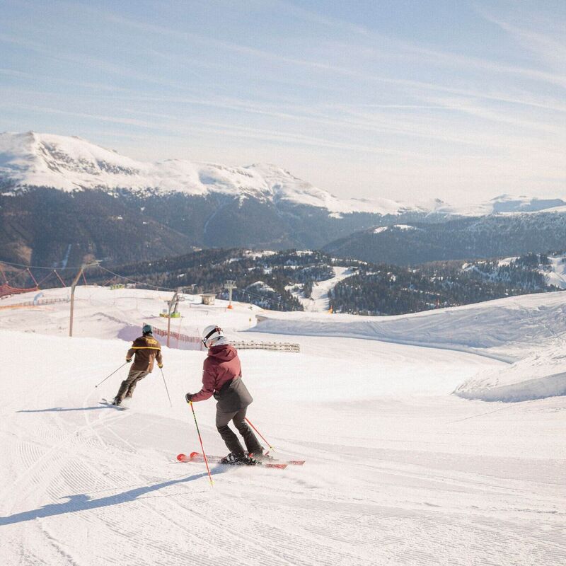 Alleine auf der Piste unterwegs beim Early Morning Skiing
