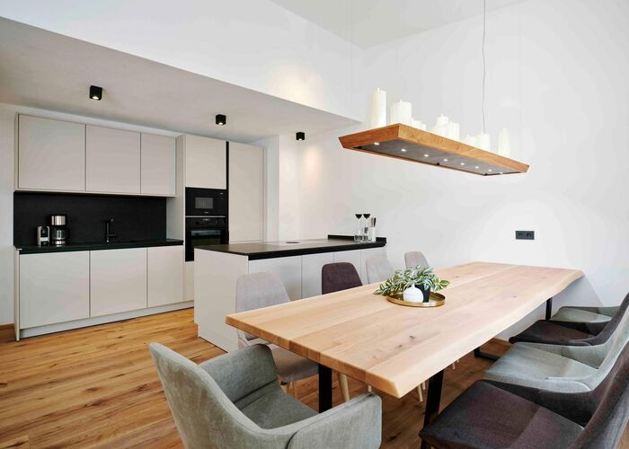 Küche und Essbereich   Bergresort Berwanger Hof