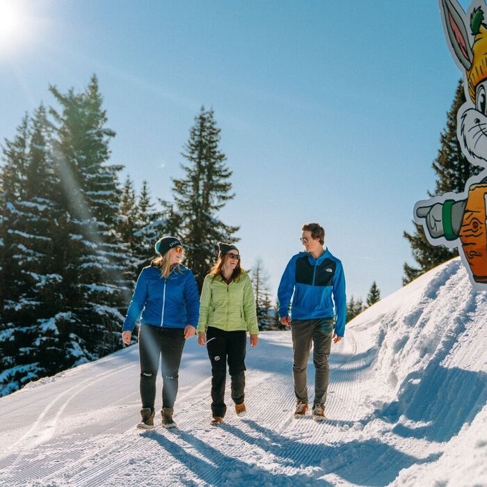 gemuetlich spazieren auf hopsi s winterwanderweg c planai hochwurzen bahnen christine hoeflehner cny0g9wwmmsbss6