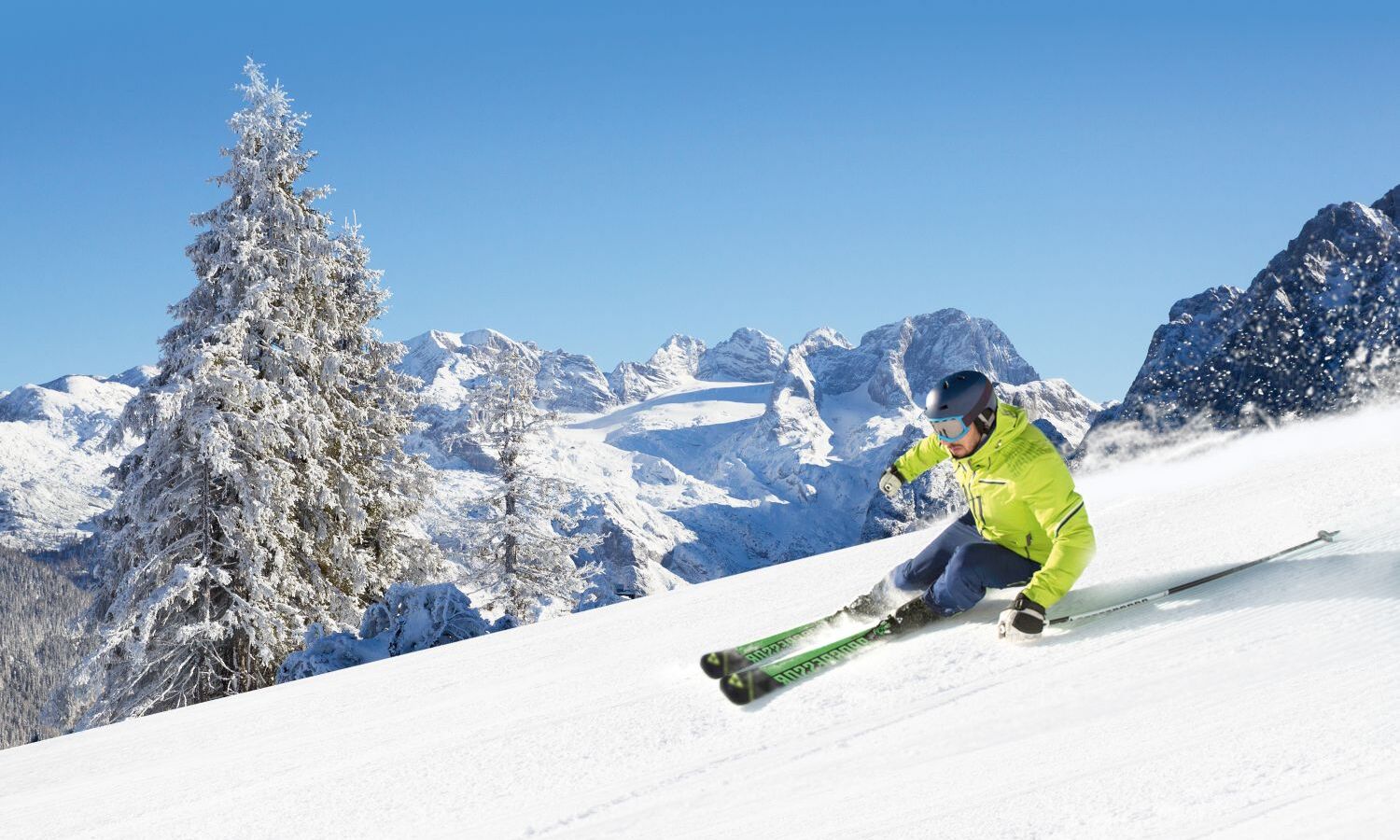 Skifahrer auf der Piste am Dachstein