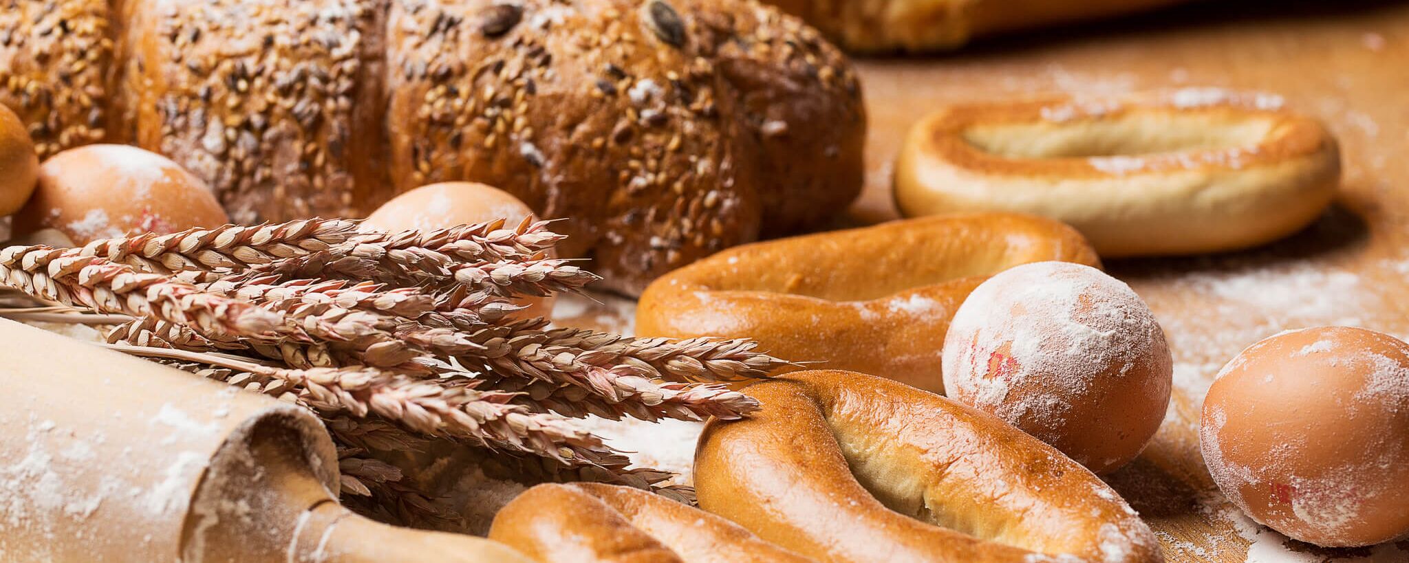 delicious bread bagels eggs table c freepik com racool studio cytk1d17r2gm3wh