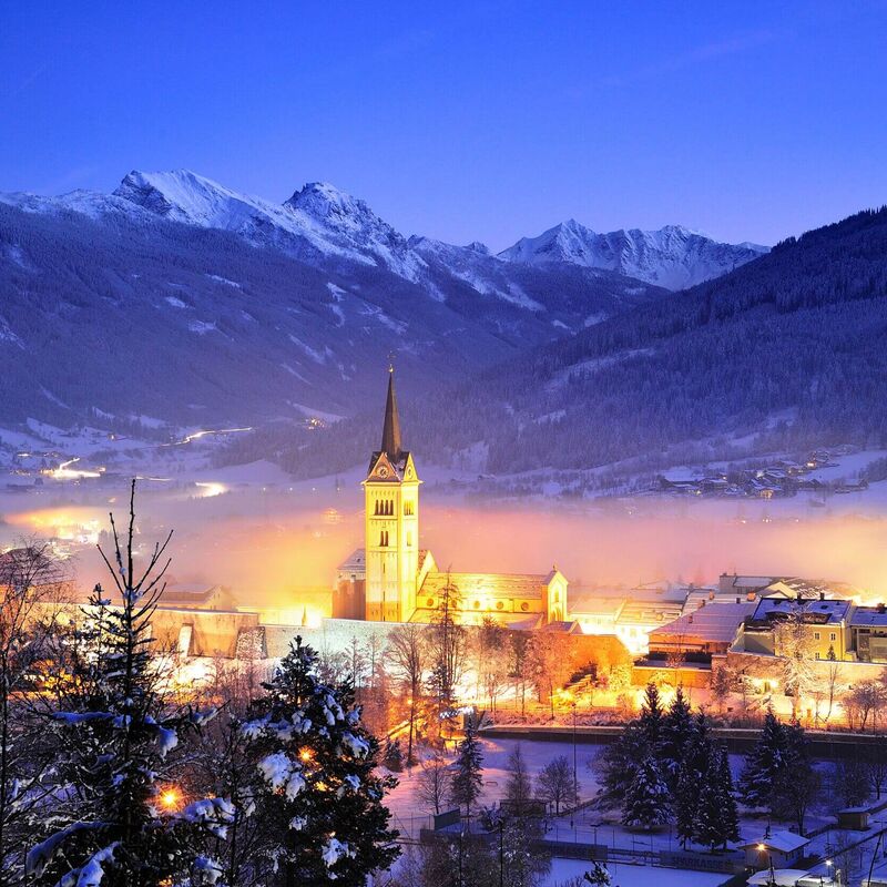 Radstadt Ort im Winter bei Abendstimmung (c) TVB Radstadt Christian Schartner