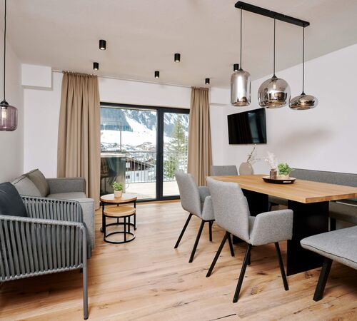 A christian horn alps resorts 2503 24