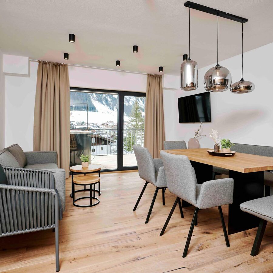 C christian horn alps resorts 2503 24