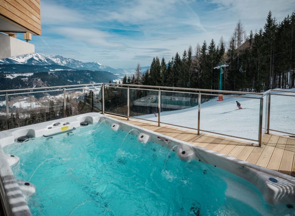 f alpenchalets reiteralm aussen jacuzzi fb75ee92