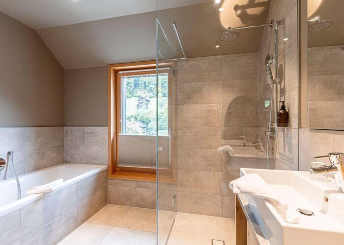Montafon Suites Schruns   Bathroom