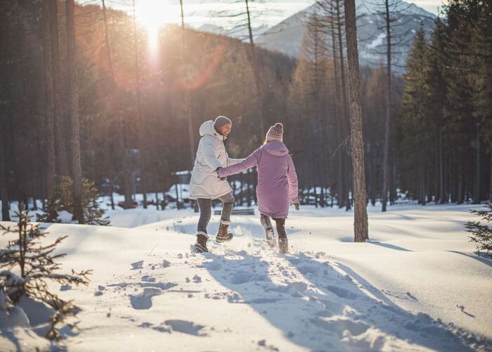 winterwanderung c tza christoph jorda 177dn0hkhmwg1bm