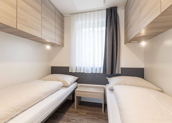 d gvk c aurora fta 0422 01 q3yvsaa1803kk7s