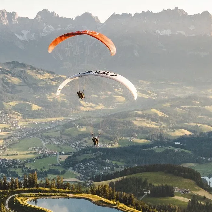 csm paragleiten sommer kitzbuehel hahnenkamm c kitzbuehel tourismus baf19075be vx97c0ese65a9my