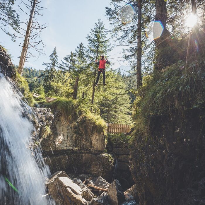 klettern am wasserfall c zabt c jorda 68  kl g9w92g4bjbsjt9c