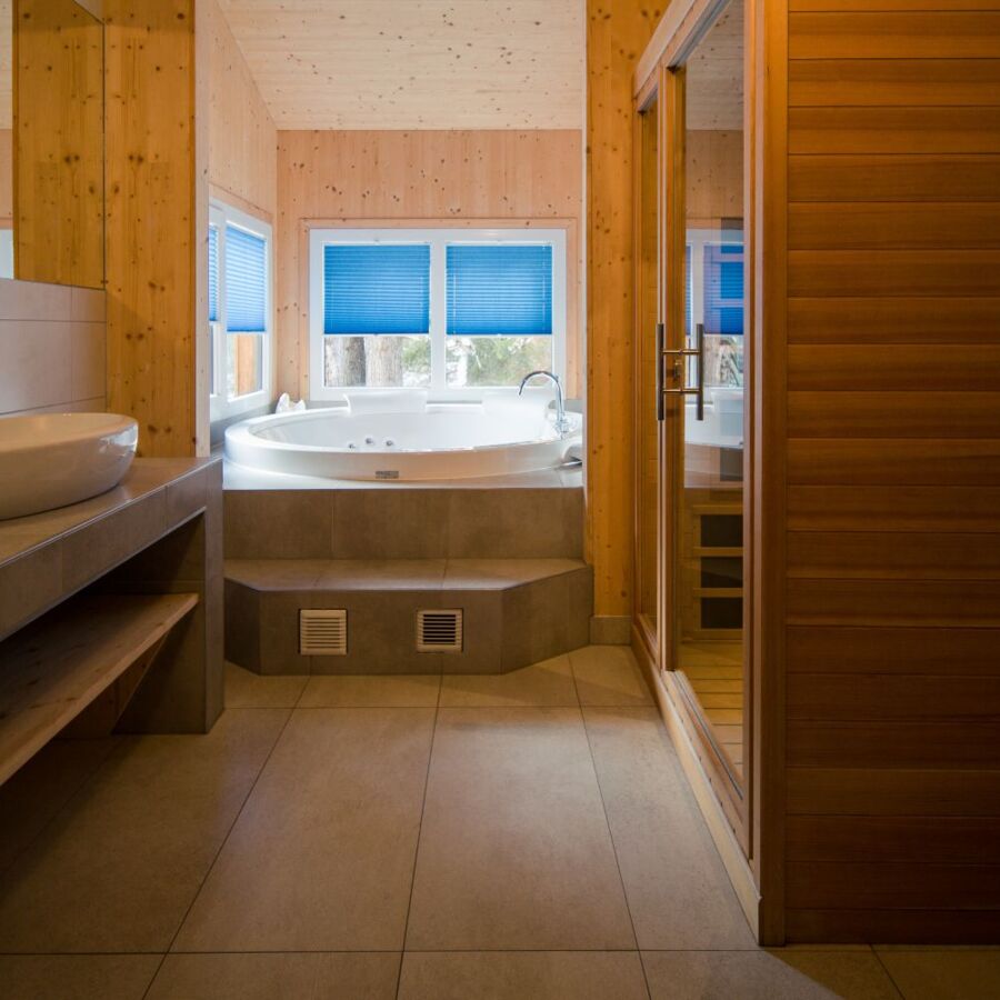 Modernes bad chalet sauna