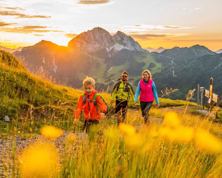 sunrise on Nassfeld (c) NLW-Peter Maier-Austrian Mediahouse