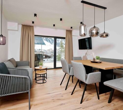 C christian horn alps resorts 2503 24