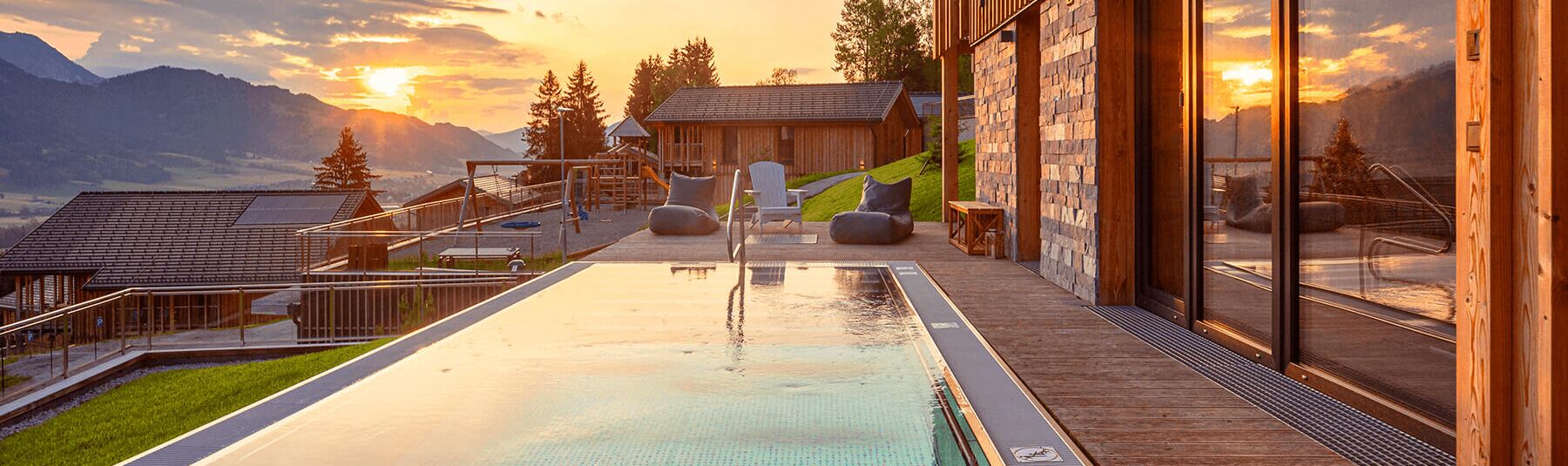 Perfect view from the pool of a chalet into the mountains