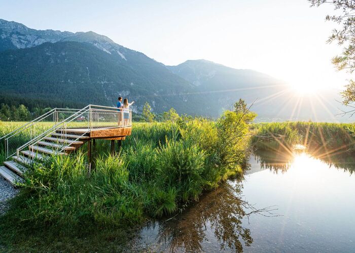 Aussichtspunkt am Nassfeld mit weitem Blick über die Kärntner Berglandschaft