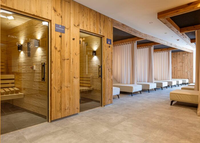 Wellnessbereich mit Sauna   Fiss Suites