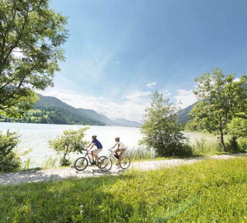 00000001026 Radfahren am Weissensee %28C%29%20Edward%20Gro%CC%88ger%20%28Ka%CC%88rnten%20Werbung%29 304fbe3c