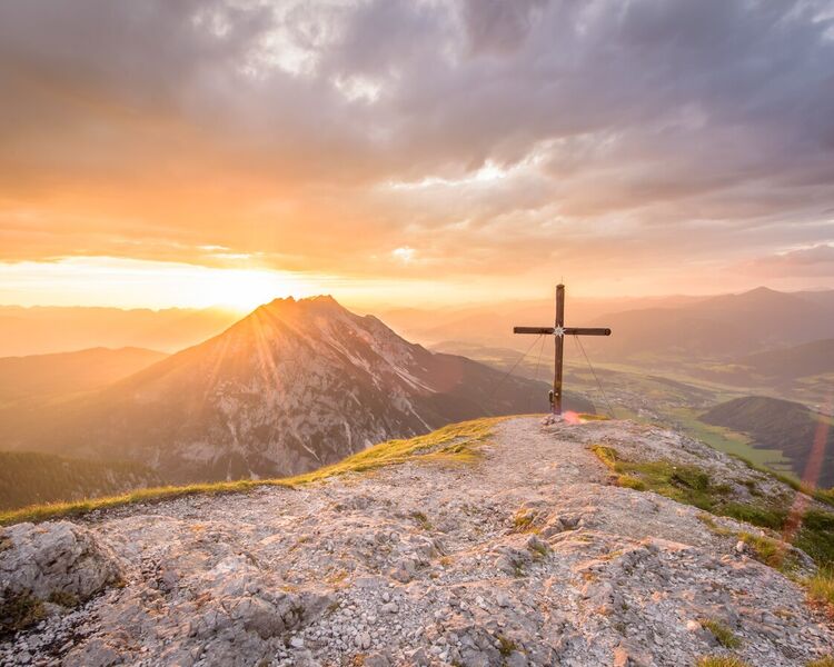 Sunrise hike to the summit cross on Mount Stoderzinken