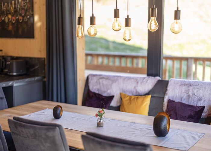 bergeralm chalets 10pax esstisch 2 8j301gtw0vvtdkt