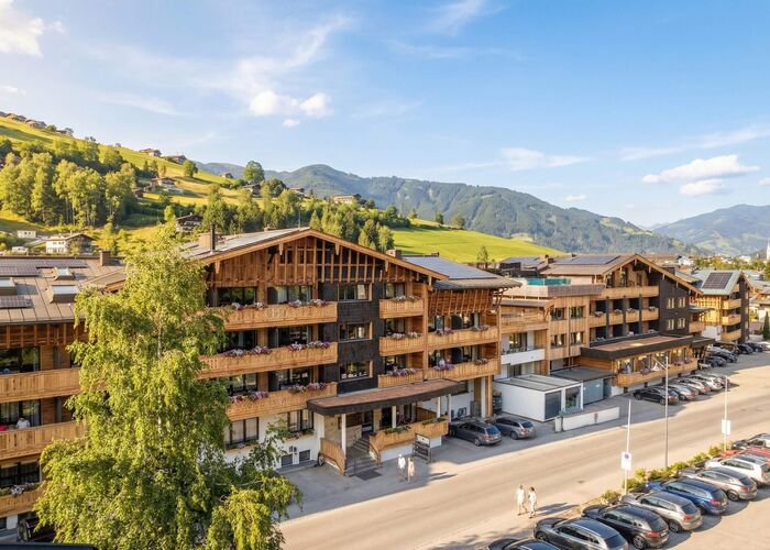 Nieuw viersterrenhotel aan de Kapruner Ache met uitzicht op de Maiskogel