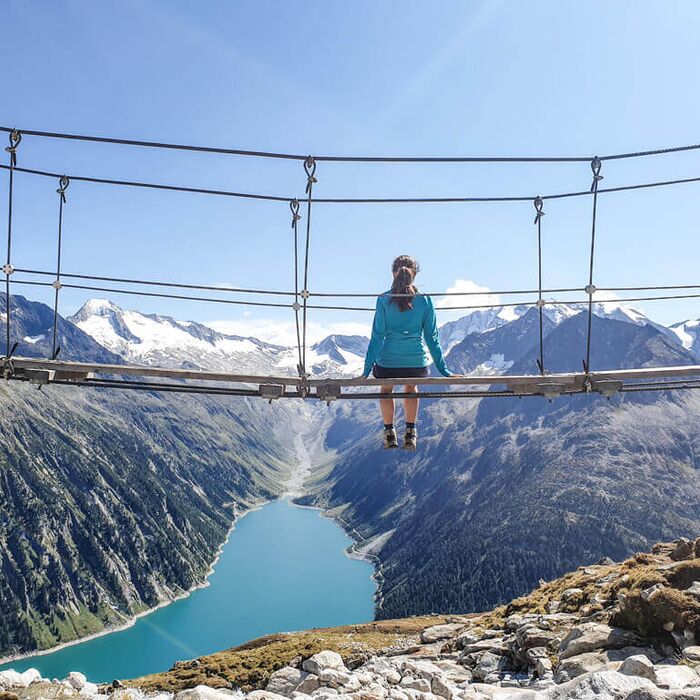 olpererhuette kebema c tvb zillertal haengebruecke mit ausblick dy9fe06h1te2g4g