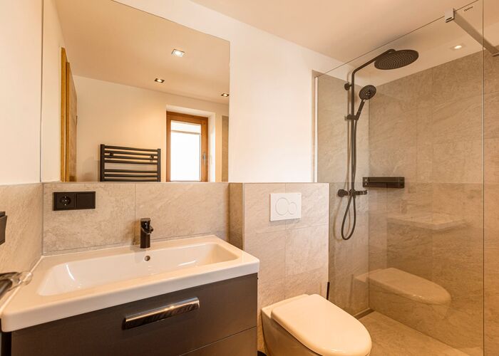 Badkamer   Zugspitz Suites Lermoos