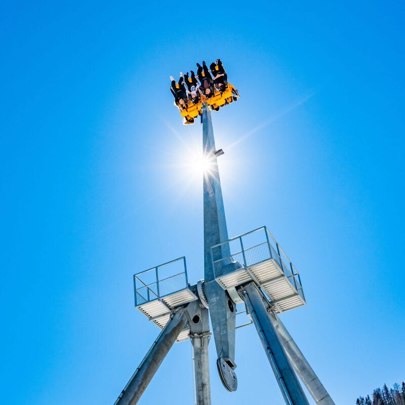 Mountain Swing im Winter am Nassfeld – Schaukel mit Panorama & Nervenkitzel © dataCycle