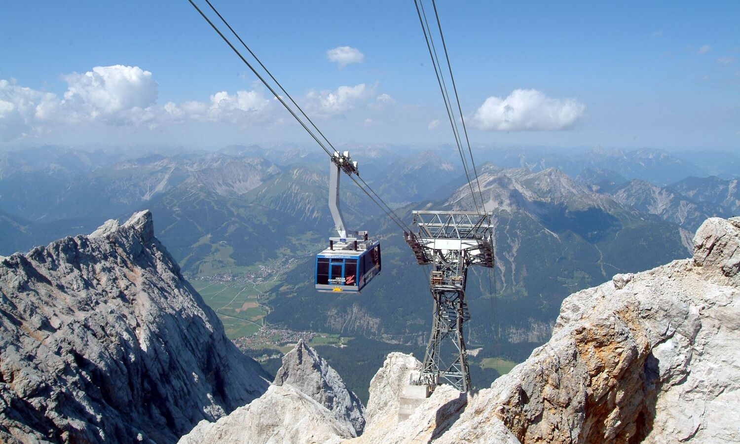 %28c%29 tiroler zugspitzbahn somweber edqz005rv6zv1dh