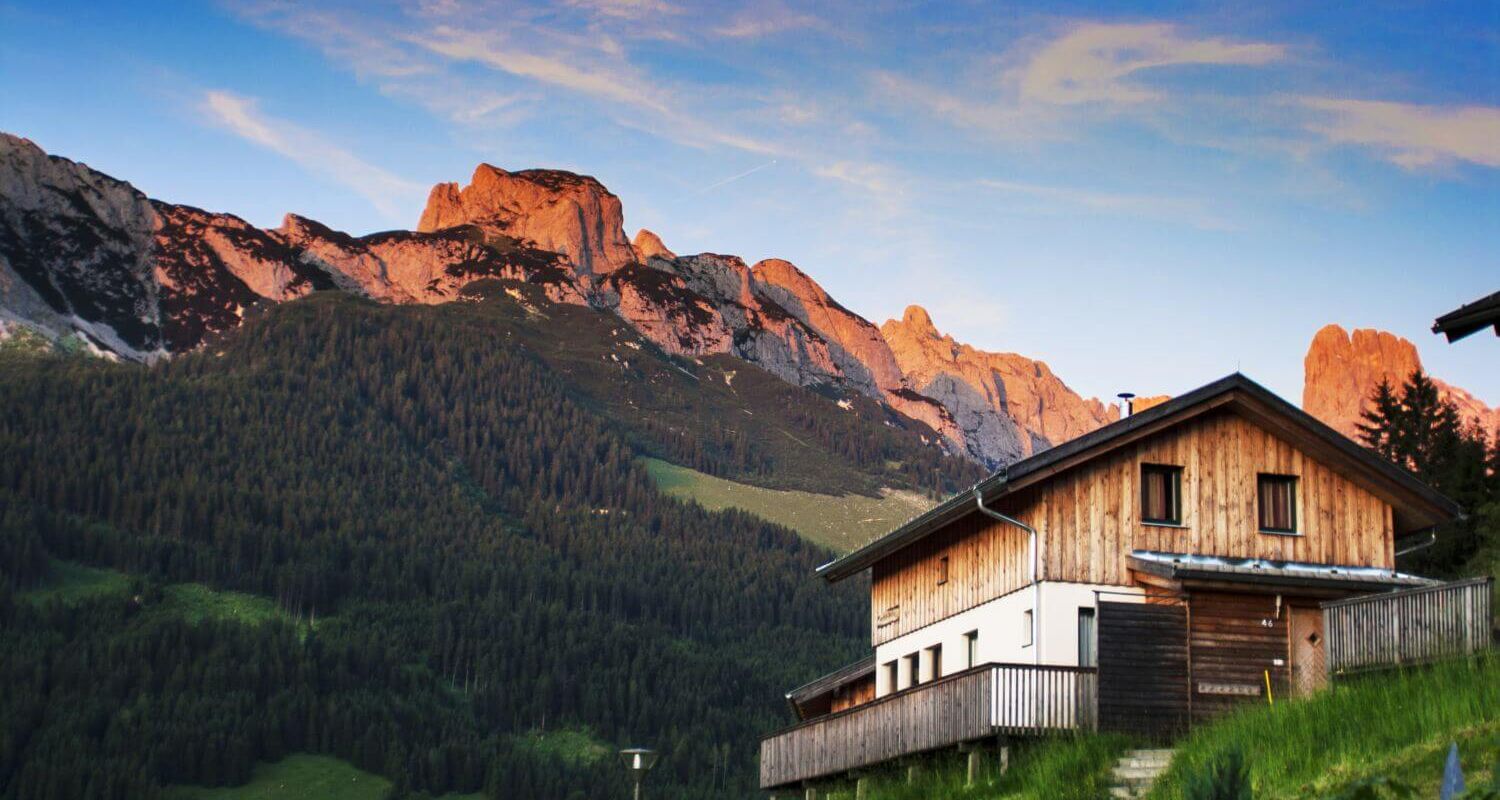 Cozy holiday home in Annaberg with views of the Gosaukamm