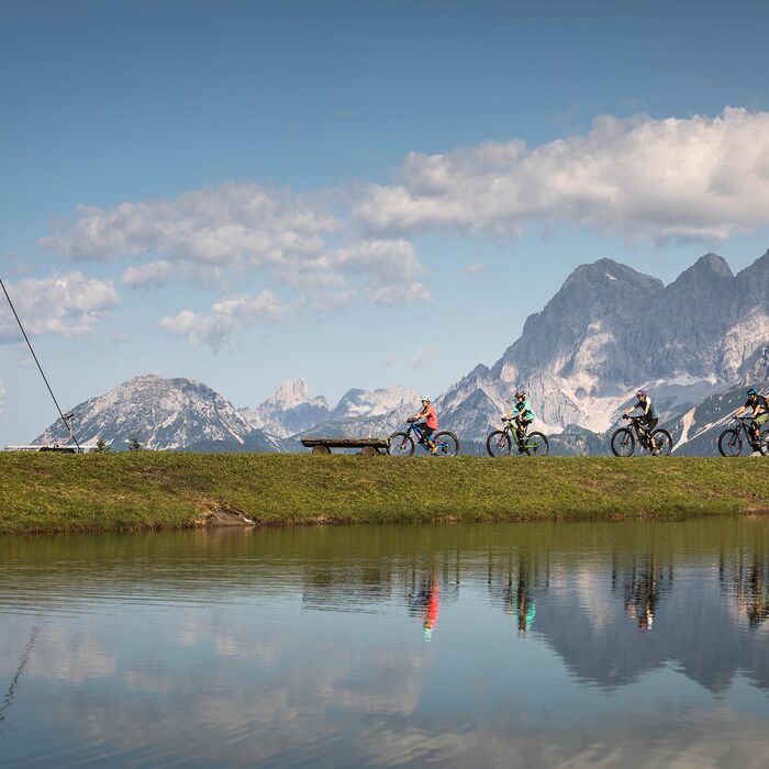 planai gondelbahn mit ausblick auf den dachstein v c roland haschka 5ghrn0jd1erftjf