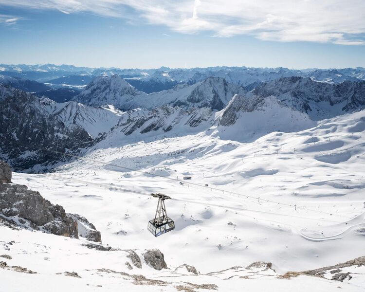 Gletscherbahn to Zugspitzplatt (c) Bayerische Zugspitzbahn Bergbahn AG, Matthias Fend