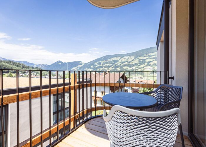 Balkon   Zillertal Suites Fügen by ALPS RESORTS