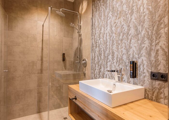 Badkamer   Zillertal Suites Fügen by ALPS RESORTS