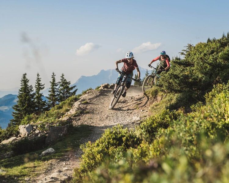 Hacklberg Trail in Saalbach with cyclists in sight
