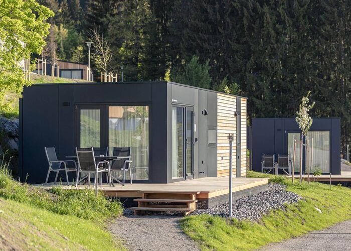 Chalet mit 2 Schlafzimmern und Holzterrasse im Chalets & Glamping Nassfeld