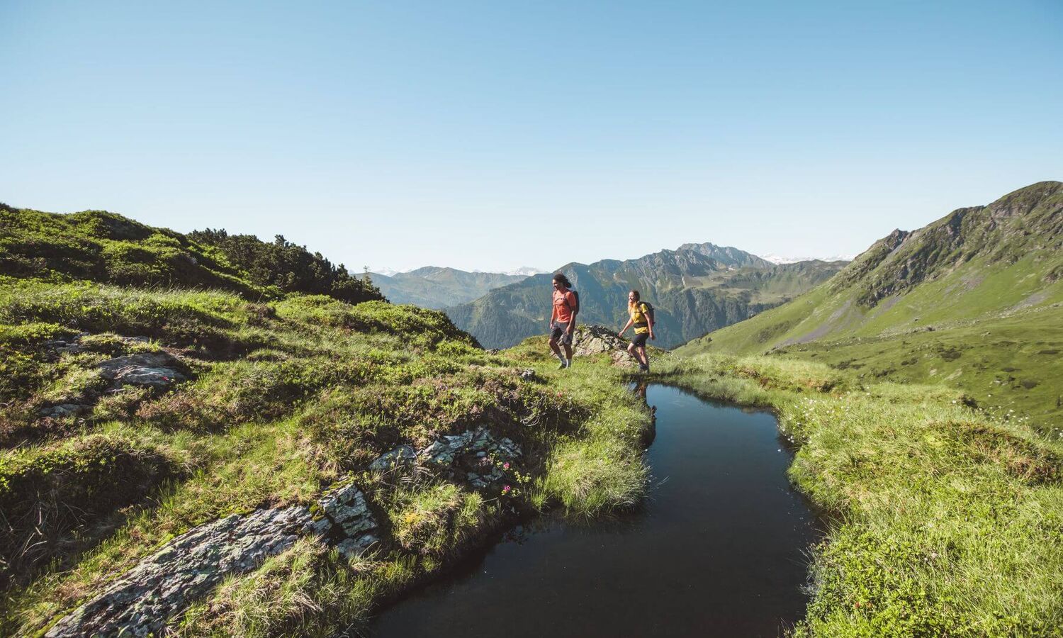 Hiking in Saalbach Hinterglemm with a view of the mountains