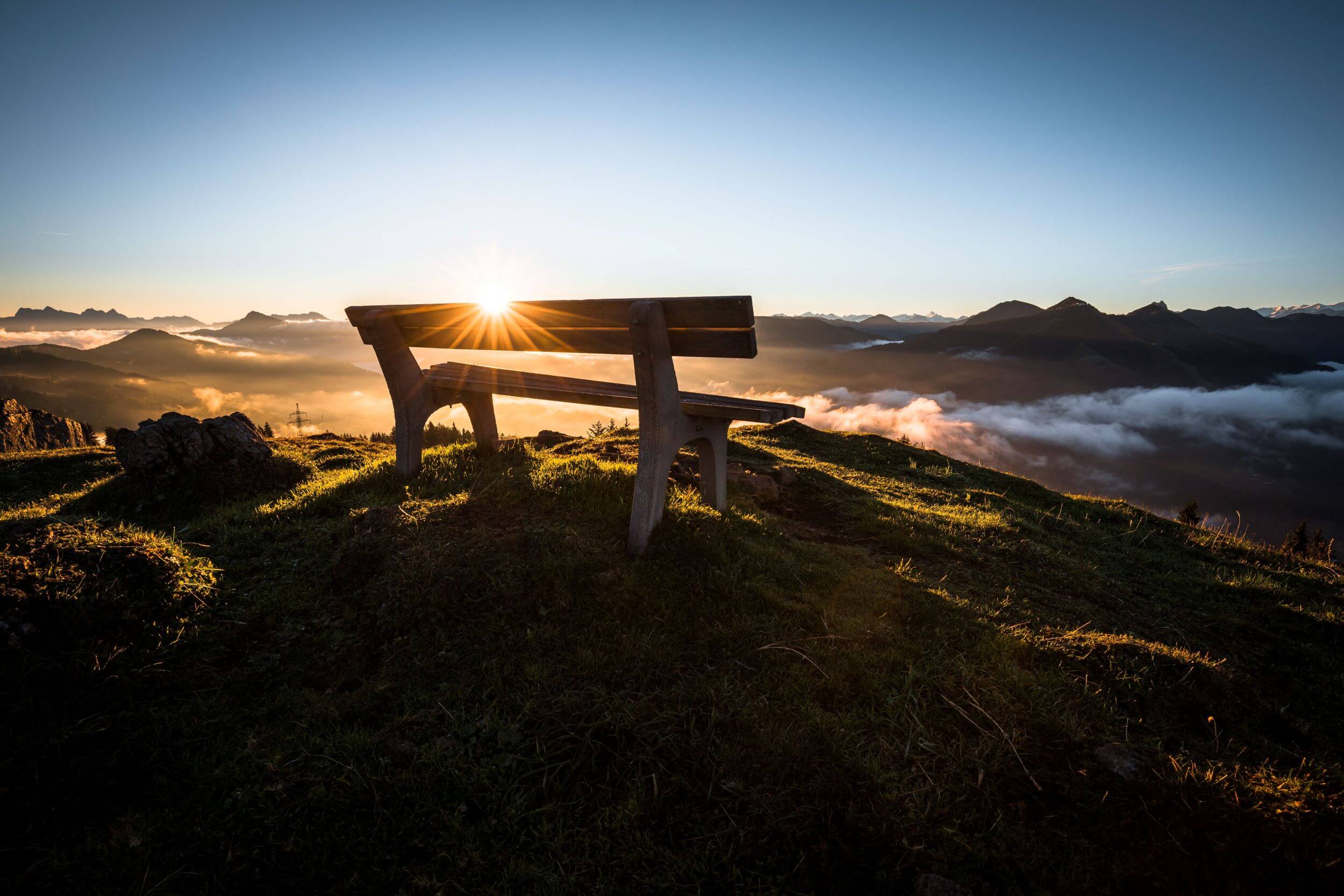 Sonnenaufgang in den Kitzbüheler Alpen an einem Herbsttag