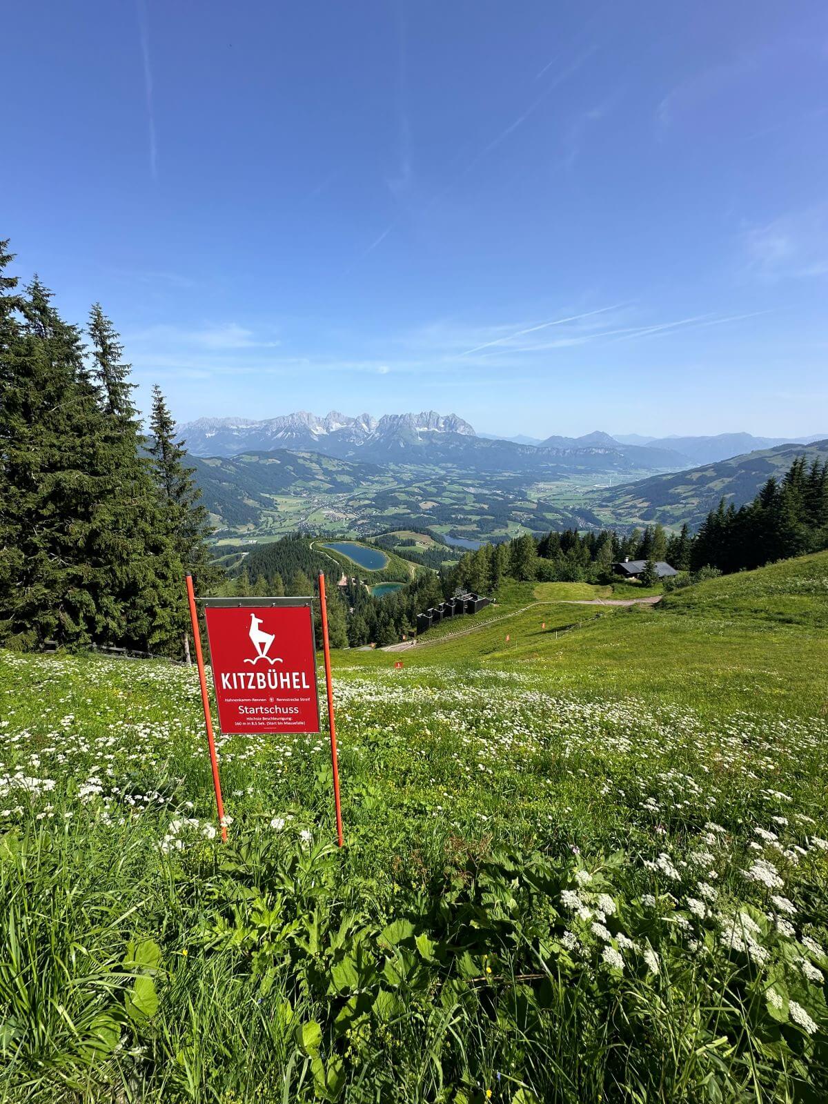 Der Startschuss auf der Streif Wanderung im Sommer