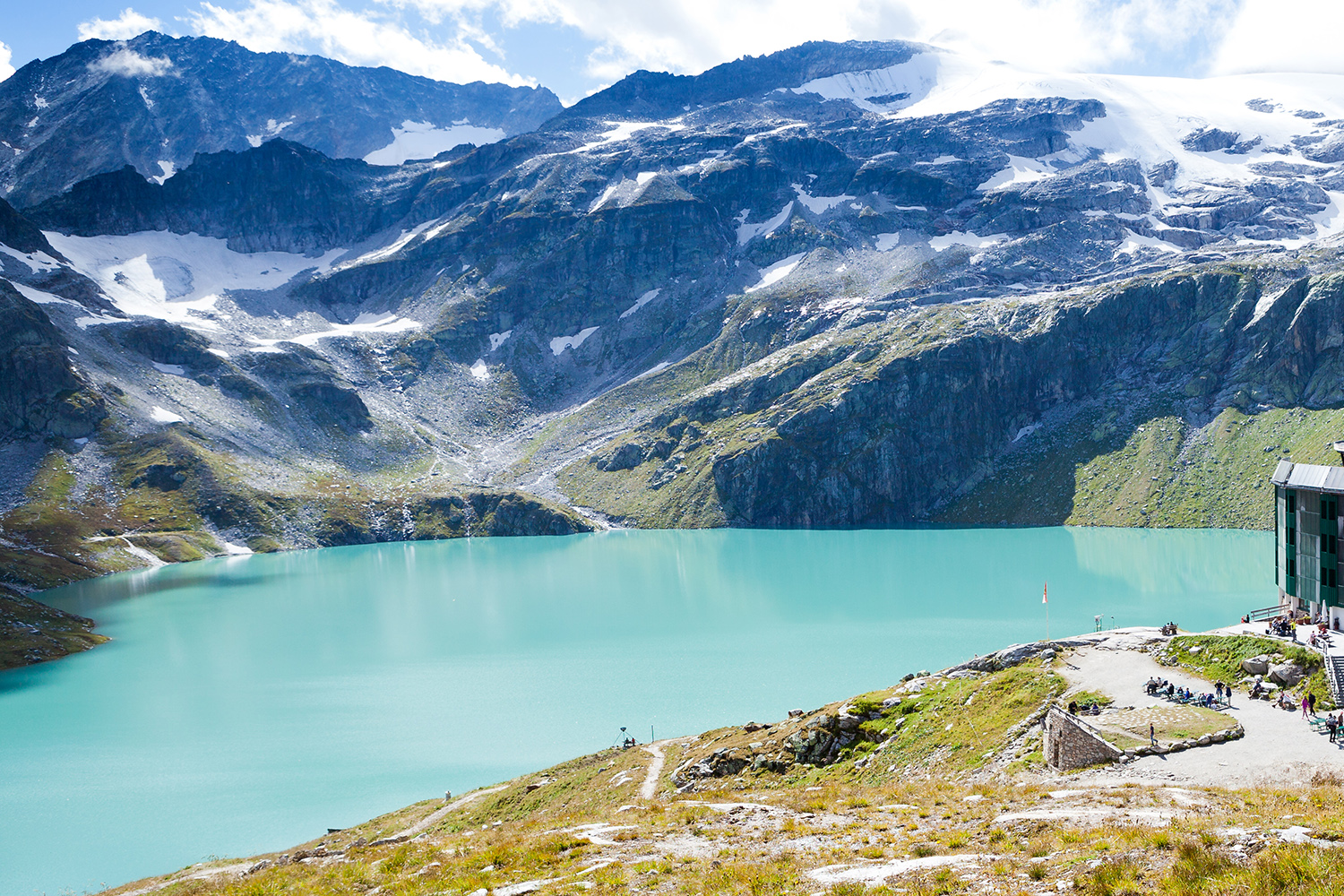 Weisssee Gletscherwelt  mit Blick auf die Berge